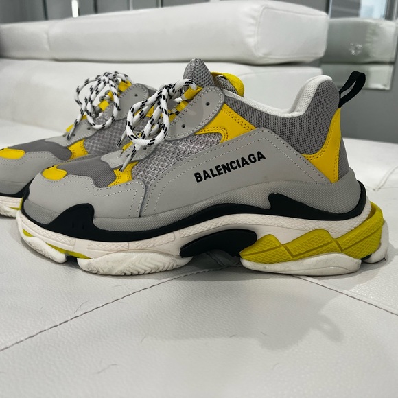 Balenciaga like new never burned was only used once - Picture 3 of 6